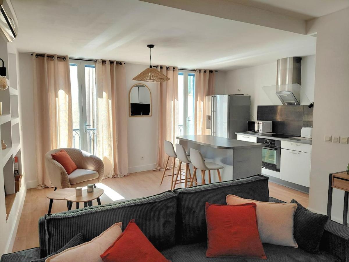 Renovated Apartment, Hyper Center, Private Parking *