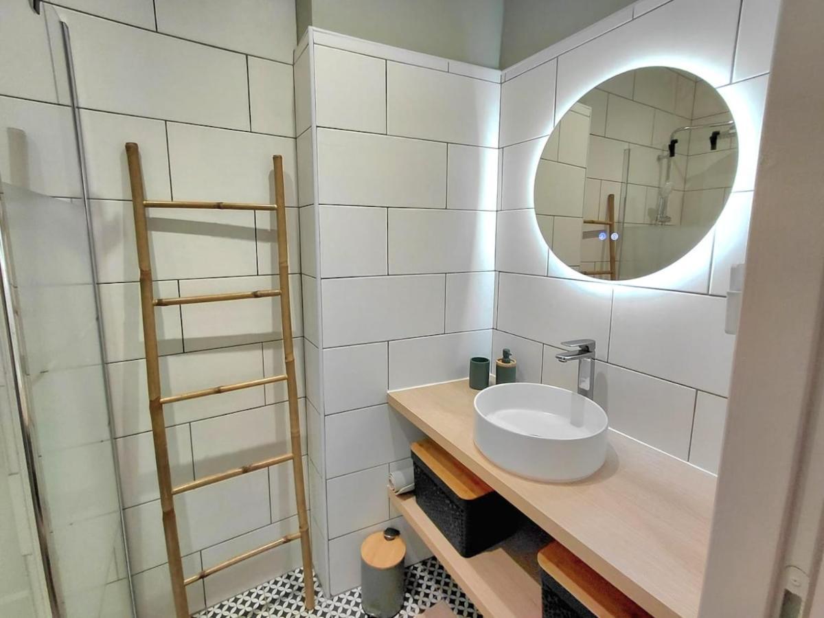 Renovated Apartment, Hyper Center, Private Parking Appartement